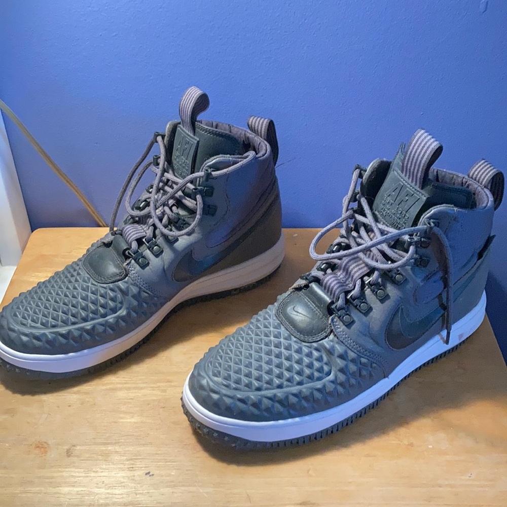 Nike Lunar Force 1 Winter Boots (size 11)